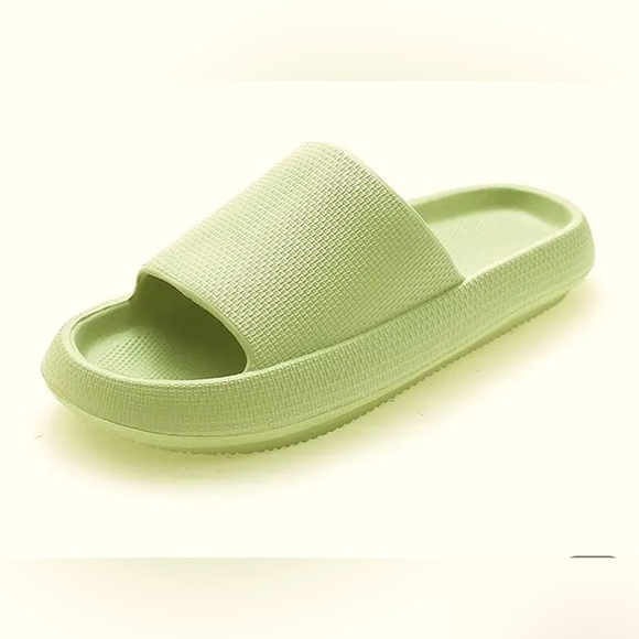 Women’s Soft Sole Indoor Platform Slippers - Picture 1 of 6